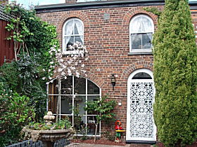 Atrium Apartment B&B - Holiday Byron Bay 0