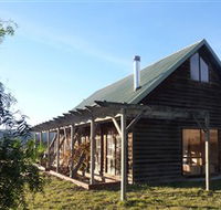 Pinot Cottage on Charles Reuben Estate - Holiday Byron Bay