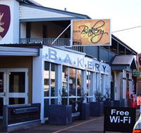 Campbell Town Hotel - Holiday Byron Bay