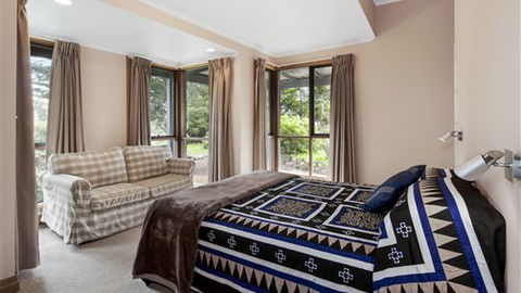 Galwiji Homestead - Holiday Byron Bay 1