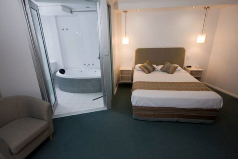 Atlantic Tower Motor Inn - Holiday Byron Bay 0