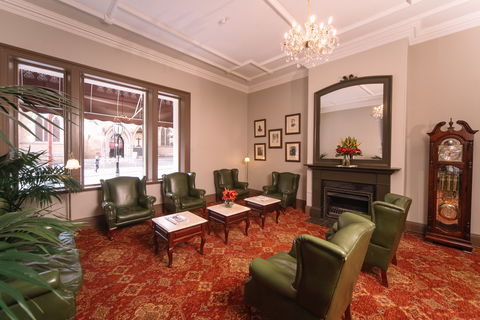 Hadley's Orient Hotel - Holiday Byron Bay 1