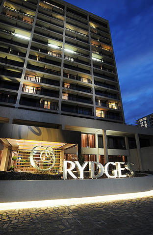 QT Canberra - Holiday Byron Bay 1