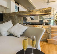 The Feathered Nest - Luxury Wildlife Retreat - Holiday Byron Bay