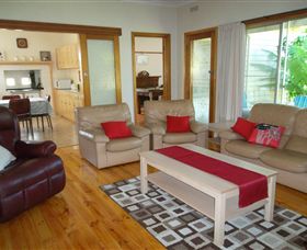 Acacia Park Farm House - Holiday Byron Bay 6