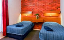 Rest Point Motor Inn And Hereford Steakhouse - Glen Innes - Holiday Byron Bay 6