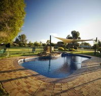 Howlong Country Golf Club Motel - Holiday Byron Bay