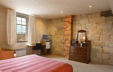 Customs House Waterfront Hotel - Holiday Byron Bay