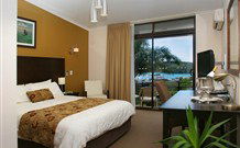 Whale Motor Inn And Restaurant - Holiday Byron Bay 0