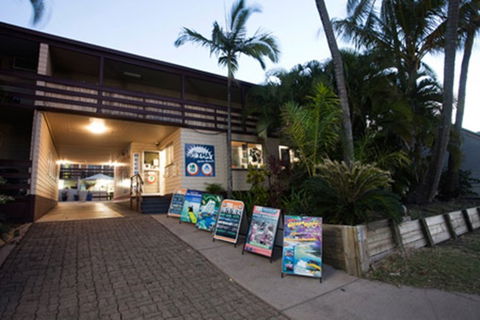 Airlie Beach YHA, Whitsundays - Holiday Byron Bay 0