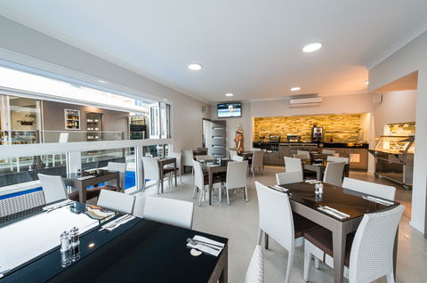 Athena Motel Apartments - Holiday Byron Bay 2