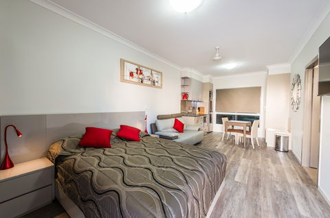 Athena Motel Apartments - Holiday Byron Bay 7