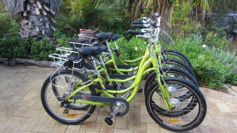 Paul's Eco E Bike Tours - Holiday Byron Bay 0