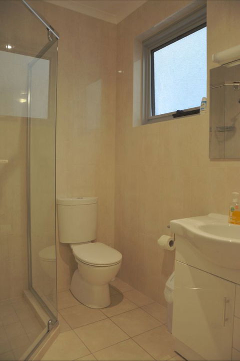 Port Lincoln City Apartment - Holiday Byron Bay 5