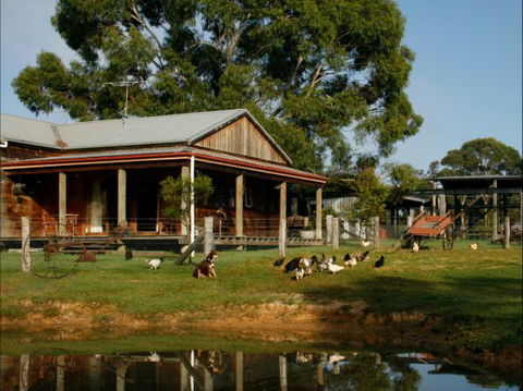 Tobruk Sydney Farm Stay - Holiday Byron Bay 0