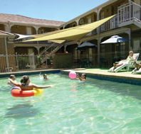 City Colonial Motor Inn - Holiday Byron Bay