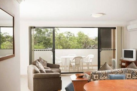 Pacific International Apts Bankstown - Holiday Byron Bay 1