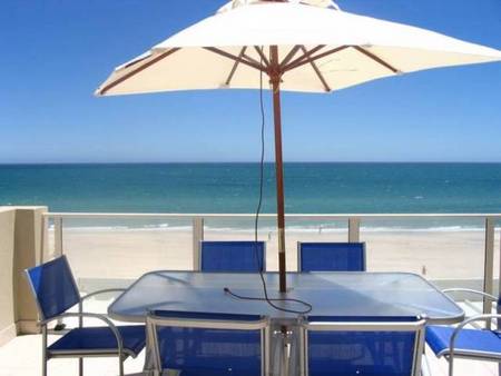 Adelaide Luxury Beach House - Holiday Byron Bay 0