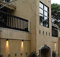 Warrawee House B  B
