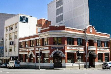 Montgomery's Private Hotel & YHA - Holiday Byron Bay 4