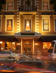 Hadley's Orient Hotel - Holiday Byron Bay 0