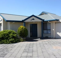 Robe Dolphin Court Apartments - Holiday Byron Bay