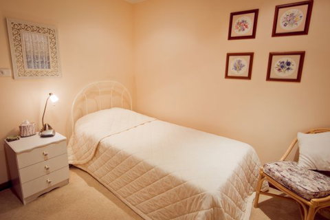 Camden Hillview - Holiday Byron Bay 6