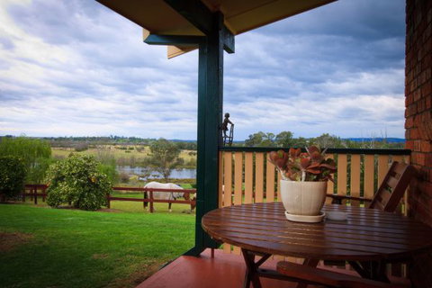 Camden Hillview - Holiday Byron Bay 8