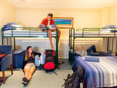 Adventure Backpackers - Holiday Byron Bay 3