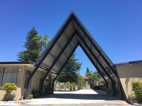 Belmont Palms Motel - Holiday Byron Bay 0