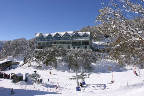 Falls Creek Country Club - Holiday Byron Bay 1