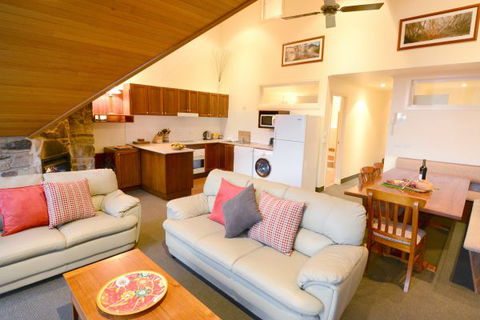 Falls Creek Country Club - Holiday Byron Bay 3