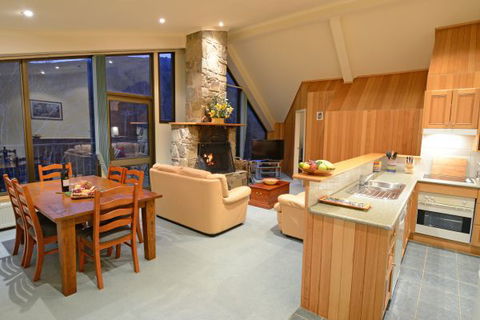 Falls Creek Country Club - Holiday Byron Bay 5