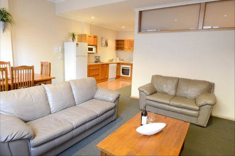 Falls Creek Country Club - Holiday Byron Bay 9