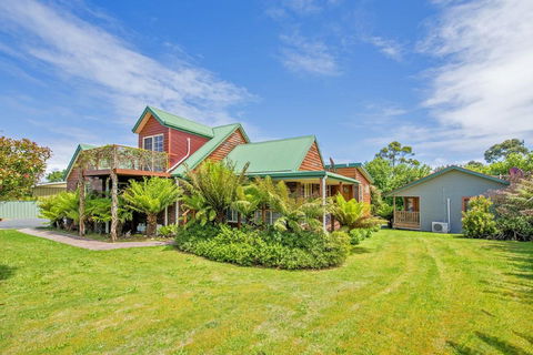 Aloft Boutique Accommodation - Holiday Byron Bay 0