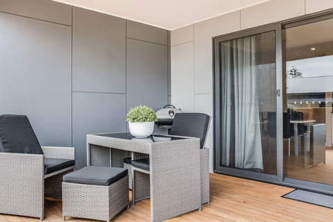 Apartments On Fraser Bicheno - Holiday Byron Bay 1
