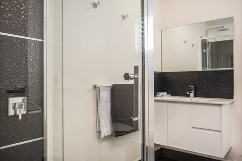 Apartments On Fraser Bicheno - Holiday Byron Bay 3