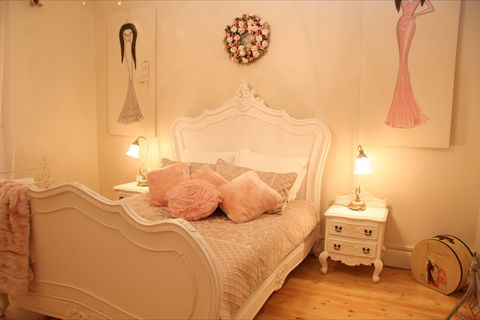 Azalea Cedar-Rose Villa - Holiday Byron Bay 1