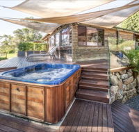Coach House Hill Cottage - Holiday Byron Bay