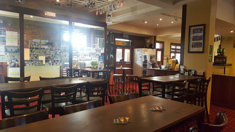 Gardners Inn Hotel Blackheath - Holiday Byron Bay 9