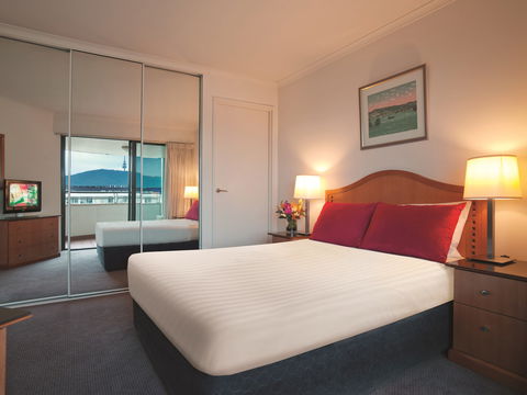 Adina Serviced Apartments Canberra James Court - Holiday Byron Bay 1