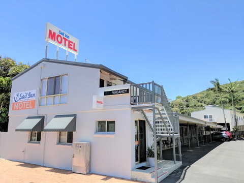 Sail Inn - Yeppoon - Holiday Byron Bay 1