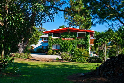 Alpenhorn Holiday Units - Holiday Byron Bay 0