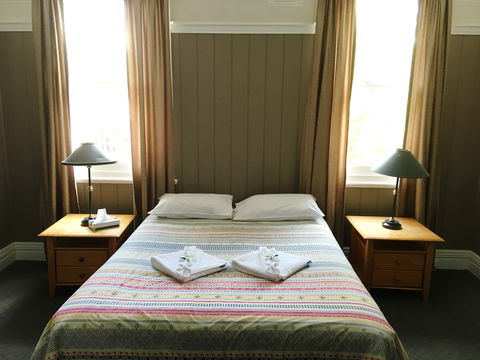 Apsley Arms Hotel - Holiday Byron Bay 1