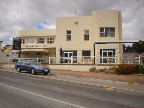 Neptune Grand Hotel - Holiday Byron Bay 0