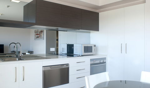 Abode Tuggeranong - Holiday Byron Bay 1