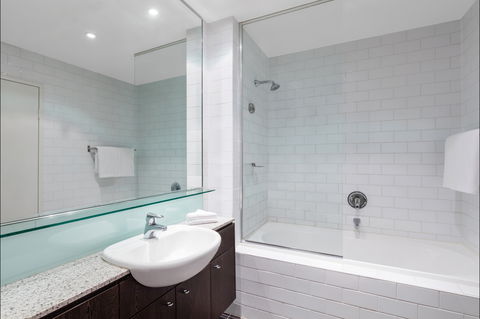 Adina Apartment Hotel Sydney Central - Holiday Byron Bay 2