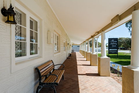 Albany Holiday Units - Holiday Byron Bay 1