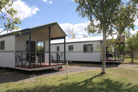 Julia Creek Caravan Park - Holiday Byron Bay 1