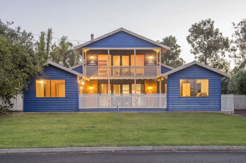 Ultramarine - Holiday Byron Bay 0